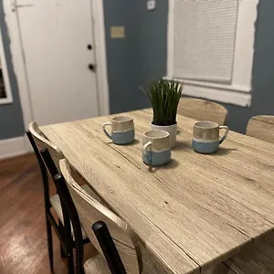 Spacious Cozy 12 Min From Irvington
